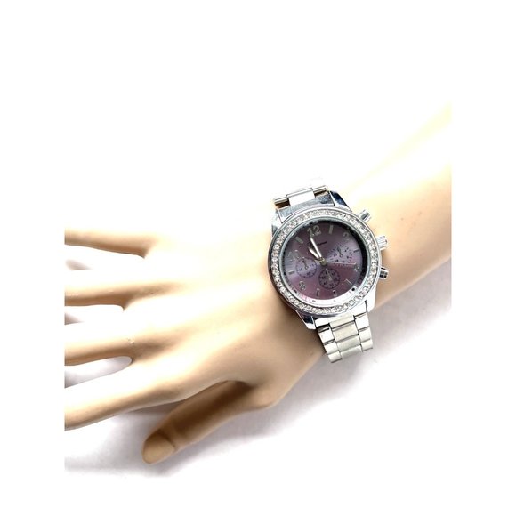 GENEVA SILVER Color Fashion watch with shiny crystal. US SHIP - Picture 3 of 3